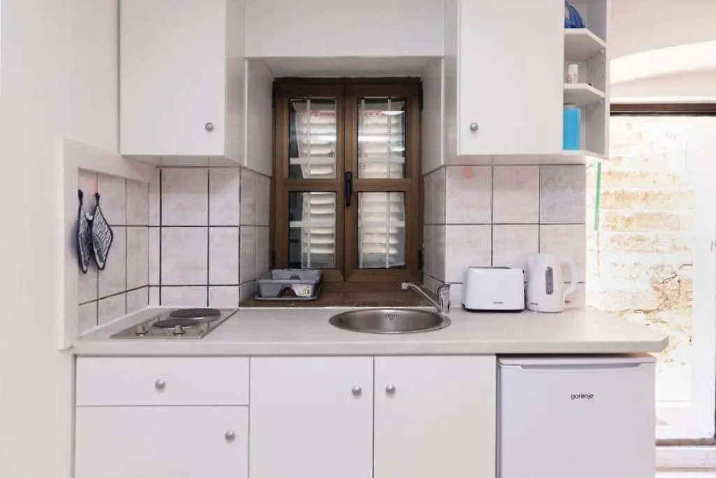 Studio Apartment Niki In Hearth Of Split